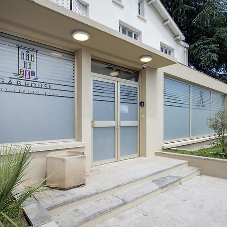 Gab House Hotel Брон Екстериор снимка