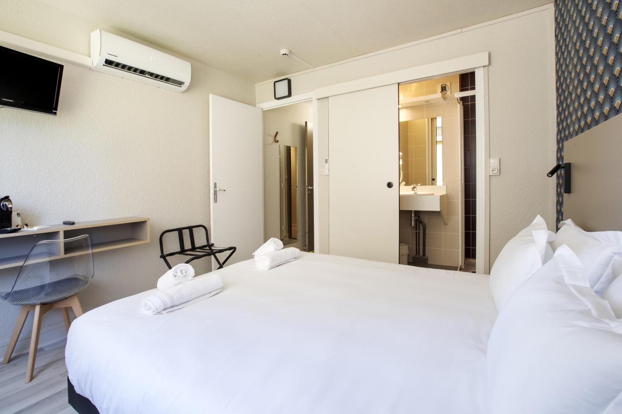 Gab House Hotel Брон Екстериор снимка