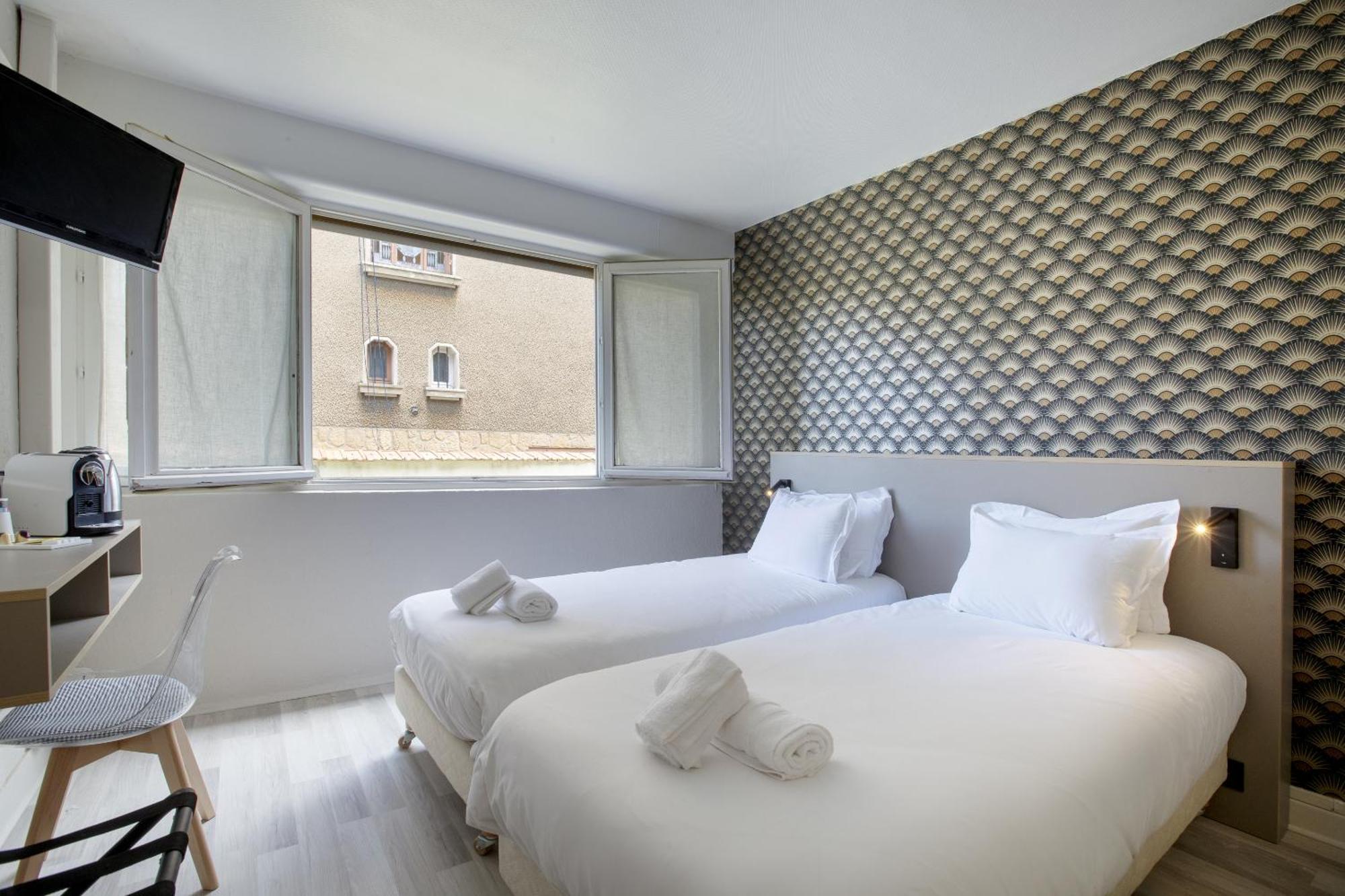 Gab House Hotel Брон Екстериор снимка
