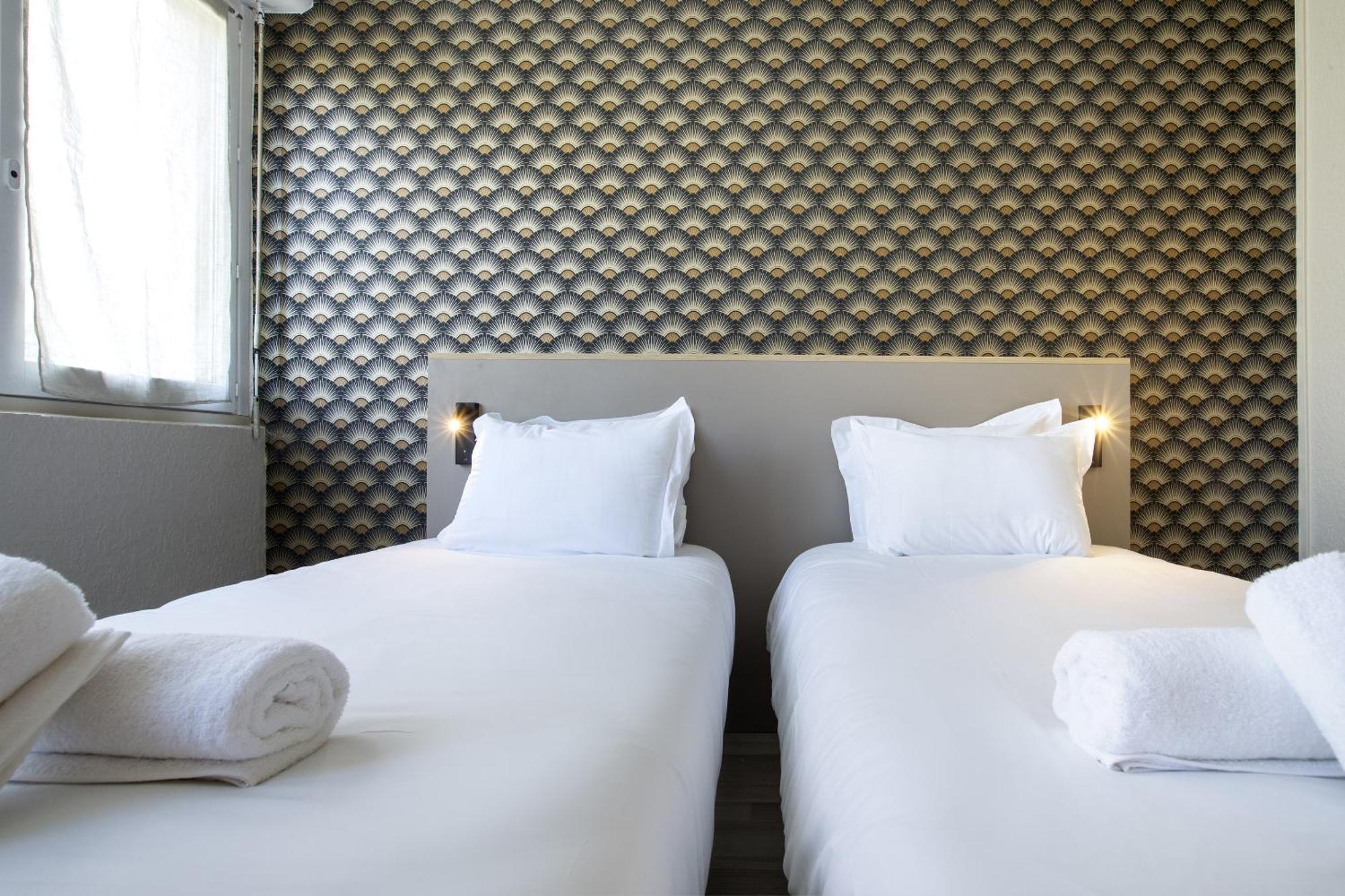Gab House Hotel Брон Екстериор снимка