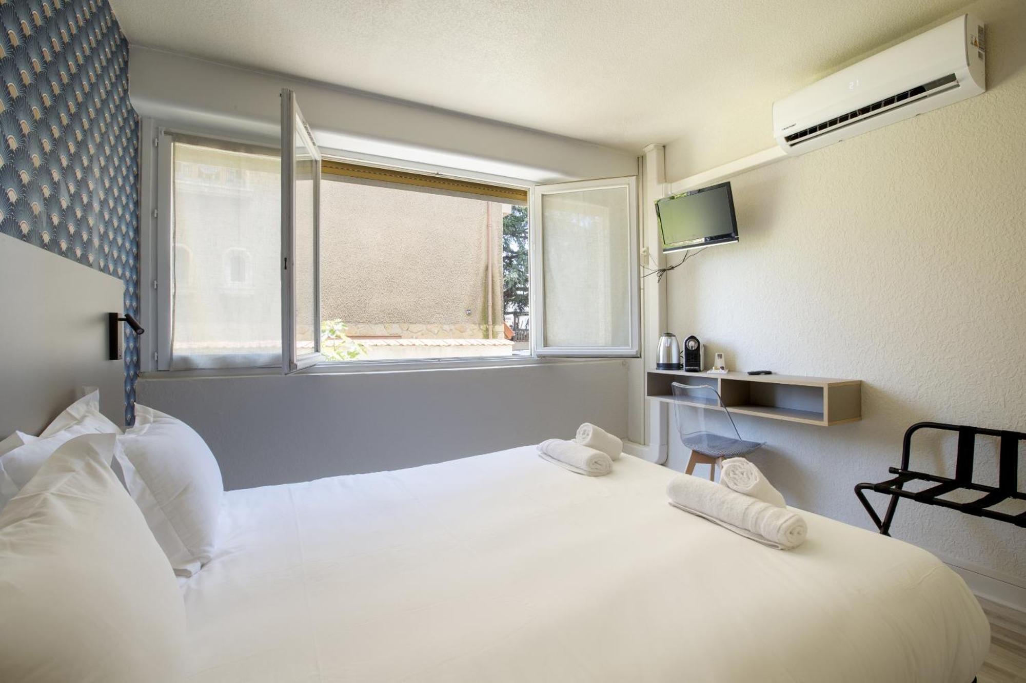 Gab House Hotel Брон Екстериор снимка