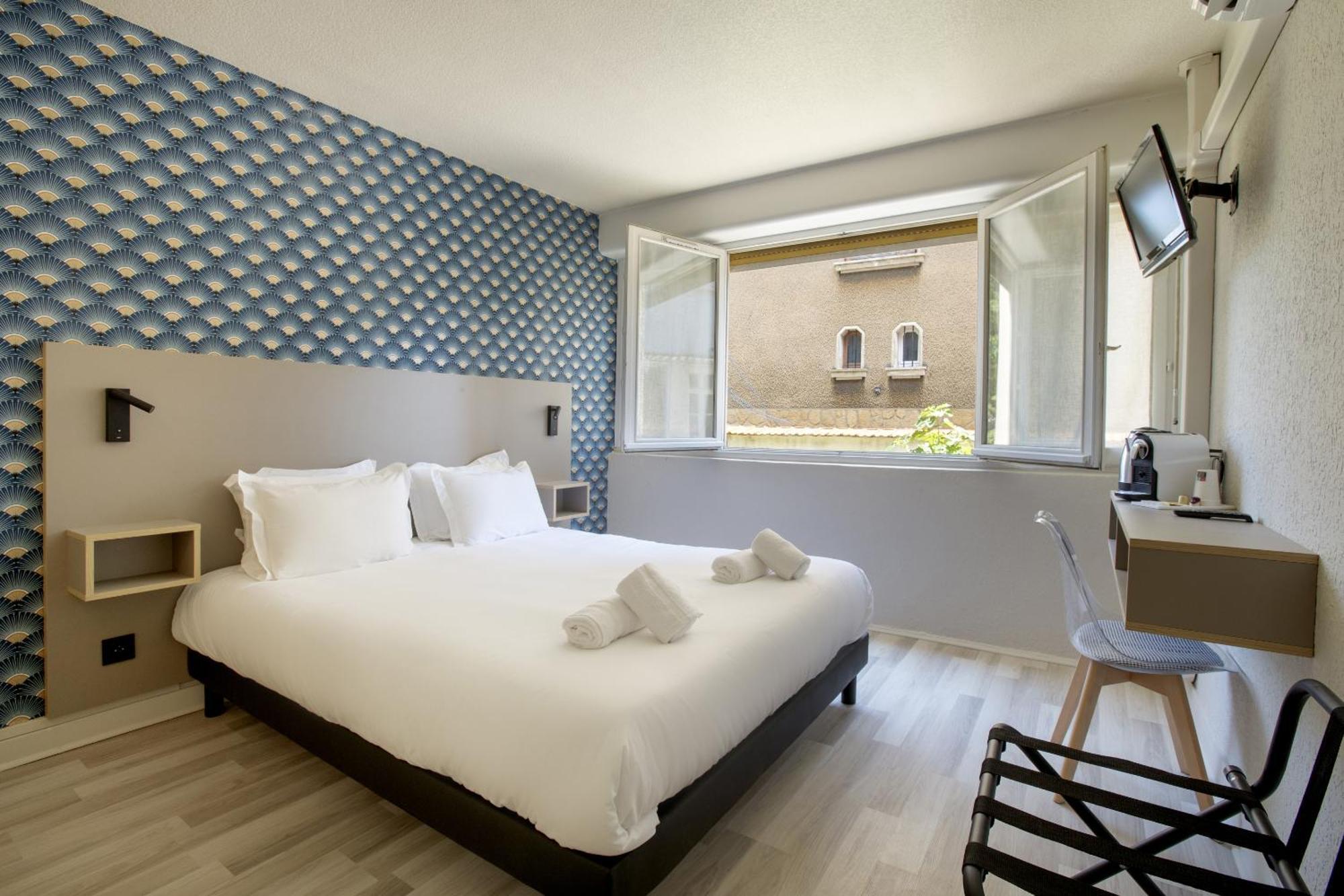 Gab House Hotel Брон Екстериор снимка